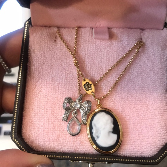 Brand new juicy couture necklace in case! - Picture 3 of 5